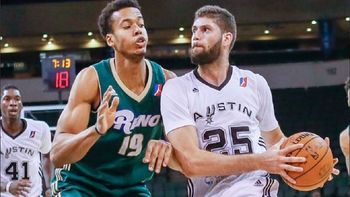 Patricio Garino en acción con los Austin Patricio Garino en acción con los Austin