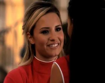 Una ex niña de Disney tendrá un affaire gay en Glee