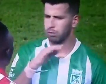 El repudiable gesto de un futbolista uruguayo que generó indignación en Colombia