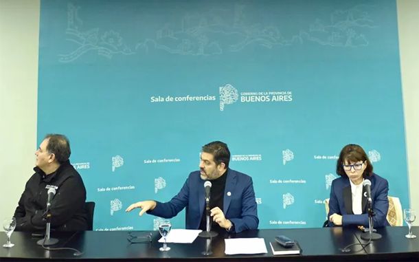 De izquierda a derecha: ministros bonaerenses Alonso, Bianco y Batakis. De izquierda a derecha: ministros bonaerenses Alonso, Bianco y Batakis.