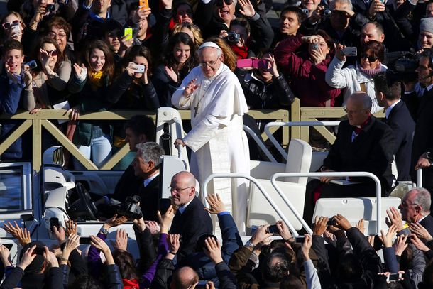 Ali Agca: Es fácil dispararle también a este papa