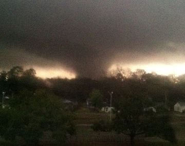 Un feroz tornado azotó gran parte de Mississippi