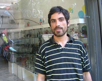 Sigue sin aparecer el joven profesor