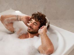 Bañarse es beneficioso para la salud, además de relajar y eliminar la suciedad.&nbsp;