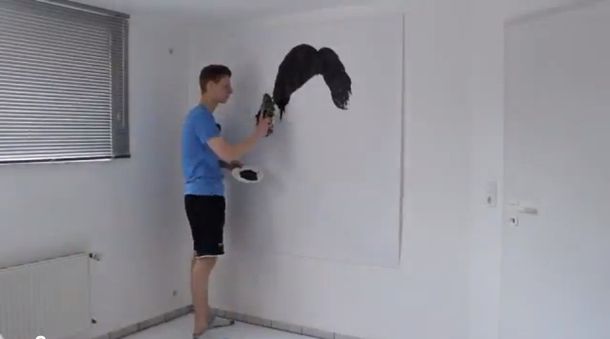 Un retrato gigante de Lionel Messi pintado con un botín