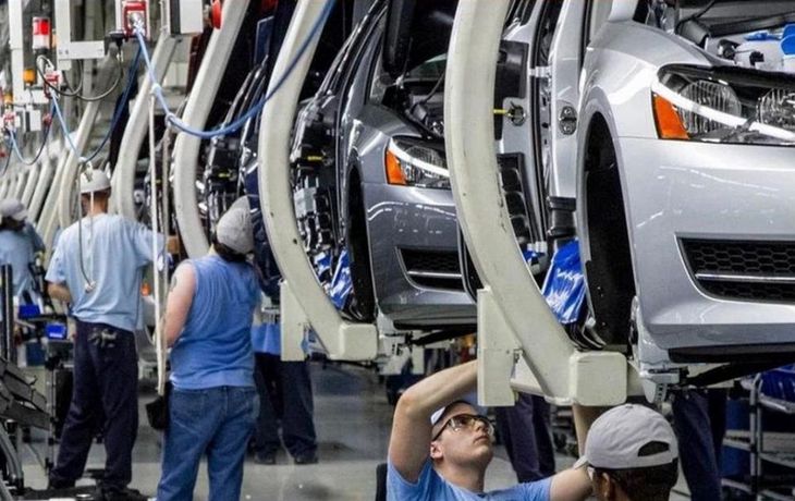 La industria manufacturera se contrajo respecto de enero 2025 y ya acumula siete bajas interanuales