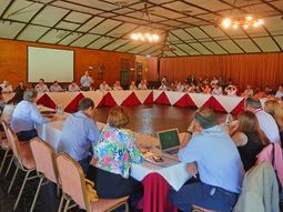 radicales realizan una masiva cumbre en lujan para definir su rol en el gobierno radicales realizan una masiva cumbre en lujan para definir su rol en el gobierno