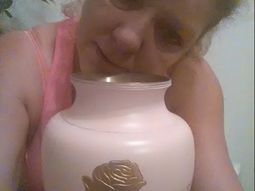 el doloroso mensaje de una madre al dealer que le daba droga a su hija fallecida el doloroso mensaje de una madre al dealer que le daba droga a su hija fallecida