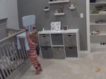 Ayudó al hermano a escaparse de la cuna