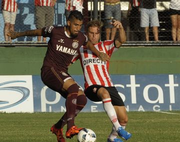 Lanús aprovechó la ley del ex y venció al Pincha