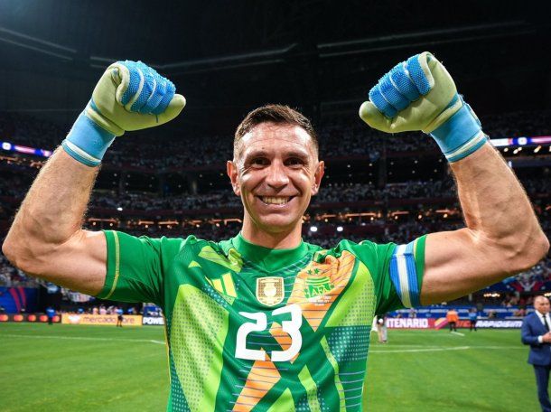 El exarquero de la Selección Argentina que se rindió ante Dibu Martínez
