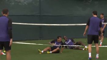 tevez y balotelli, una dupla imbatible en el futbol tenis tevez y balotelli, una dupla imbatible en el futbol tenis