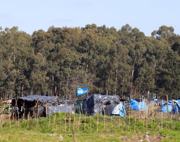 Guernica: quedan 150 personas en el predio tomado, según Andrés Larroque