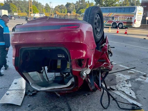 Así fue el trágico choque en Panamericana contra una cabina de peaje Así fue el trágico choque en Panamericana contra una cabina de peaje