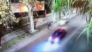 manejaba borracho, atropello a un ciclista, se fugo y choco a otro auto manejaba borracho, atropello a un ciclista, se fugo y choco a otro auto