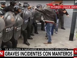 batalla campal: nuevos enfrentamientos entre manteros y la metropolitana batalla campal: nuevos enfrentamientos entre manteros y la metropolitana