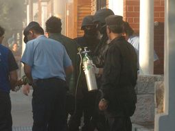 Mató a su mujer de un balazo y delante de su hija: ya le había disparado en 2005