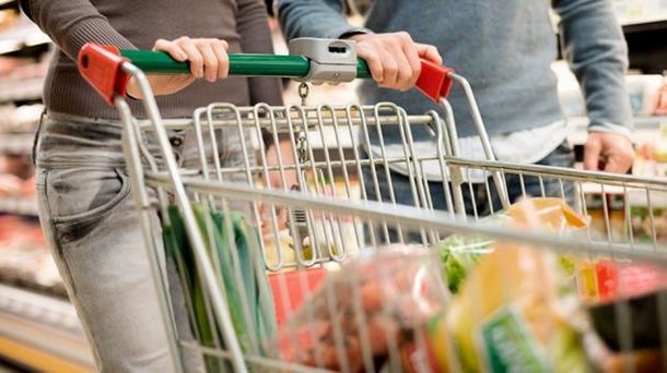 Inflación de 2,3% en octubre: cuánto necesitó una familia tipo para no caer en la pobreza