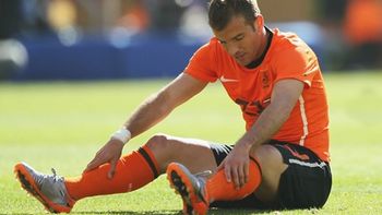mas problemas para holanda: perdio a otro de sus estandartes para el mundial