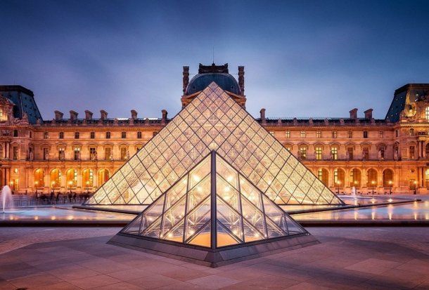Robo en el Louvre: se llevaron joyas de Napoleón y el museo está cerrado al público