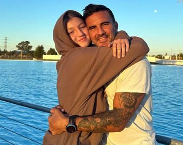 Cubero exhibió el catering por canje del cumpleaños de 15 de Allegra y hay polémica en redes