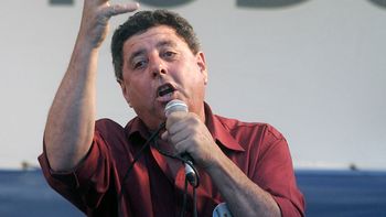 de angeli, enojado porque no lo invitan a la carpa de la rural de angeli, enojado porque no lo invitan a la carpa de la rural