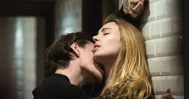 La película de drama y romance que tiene escenas ardientes y sigue sumando vistas