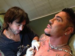 ricardo fort sello con un tatuaje la vuelta con su ex ricardo fort sello con un tatuaje la vuelta con su ex