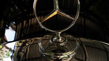 un cura vendera su mercedes gracias al pedido del papa un cura vendera su mercedes gracias al pedido del papa