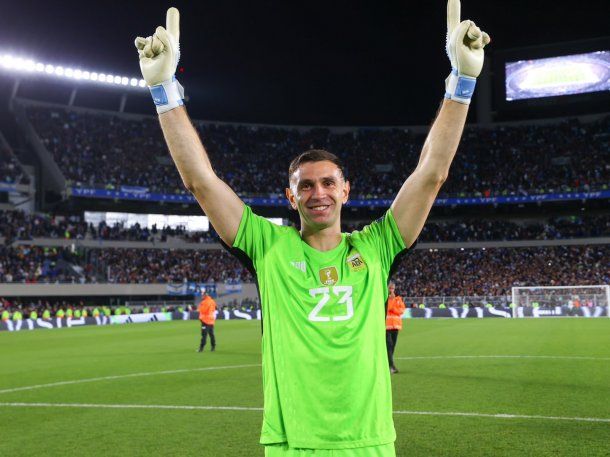 Dibu Martínez y una frase que ilusiona: Si hay algo que me falta ganar con Argentina son los Juegos Olímpicos