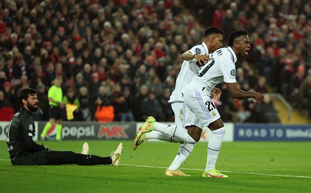 VIDEOS: Papelones de Alisson y Courtois en Liverpool-Real Madrid