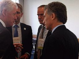 macri y bill clinton, juntos en una reunion por el cambio climatico macri y bill clinton, juntos en una reunion por el cambio climatico