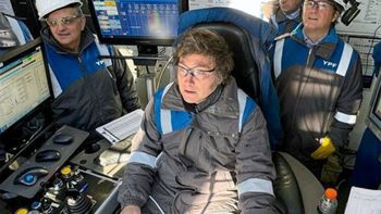 Cuántos litros de nafta comprás hoy con un sueldo medio y cuántos antes de la era Javier Milei Cuántos litros de nafta comprás hoy con un sueldo medio y cuántos antes de la era Javier Milei