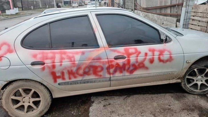 Hacete cargo de la bendi, la misteriosa pintada en un auto