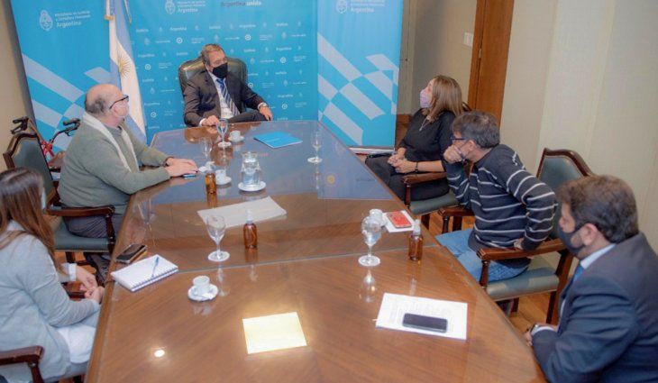 Martín Soria recibió a representantes de organizaciones por los Derechos Humanos