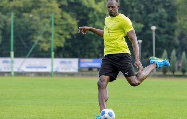 ¿El jamaiquino se calza los botines?