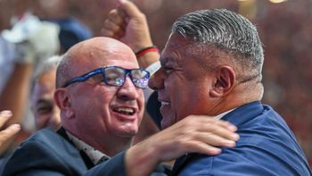 el efusivo festejo de russo y chiqui tapia tras la consagracion de lanus en brasil el efusivo festejo de russo y chiqui tapia tras la consagracion de lanus en brasil