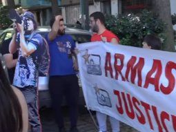 el padre y amigos de pablo grillo se manifestaron frente al lugar donde voto patricia bullrich el padre y amigos de pablo grillo se manifestaron frente al lugar donde voto patricia bullrich