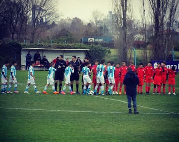 Las infantiles de Racing e Independiente se enfrentaron en el Predio Tita