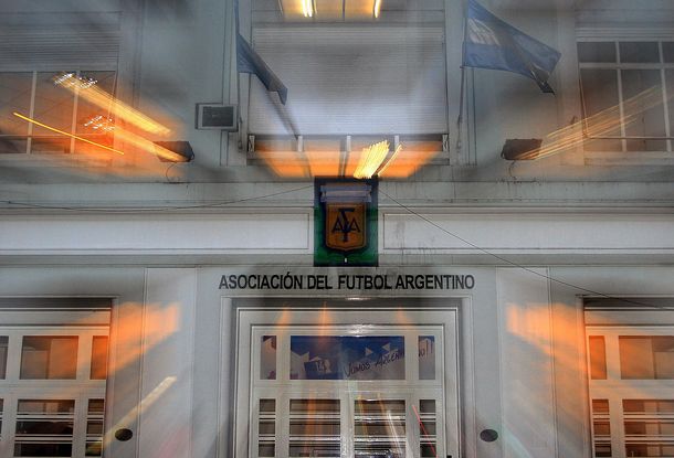 Los clubes de ascenso piden que la FIFA intervenga en el conflicto con AFA
