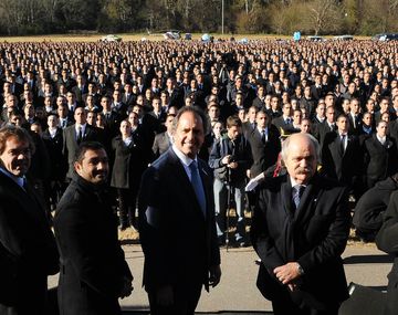 Scioli tomó juramento a los 10 mil cadetes de la Bonaerense