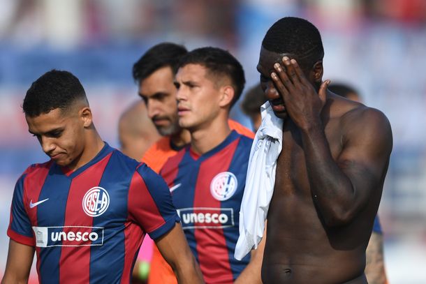 San Lorenzo, en picada: ganaba 2 a 0 y Platense le empató