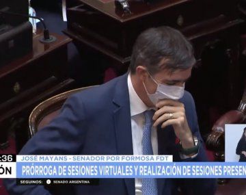 Esteban Bullrich, aplaudido en el Senado
