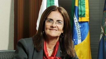 piden renuncia a la presidenta de petrobras piden renuncia a la presidenta de petrobras