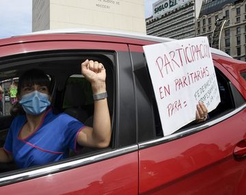 Enfermeros protestaron en el Obelisco para reclamarle al gobierno porteño un aumento de salarios