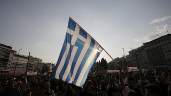 inician una campana online para juntar fondos para pagar la deuda de grecia inician una campana online para juntar fondos para pagar la deuda de grecia