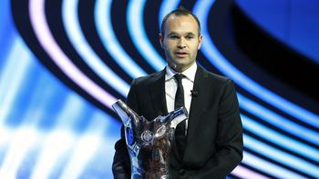 iniesta es el mejor jugador de la pasada temporada europea iniesta es el mejor jugador de la pasada temporada europea