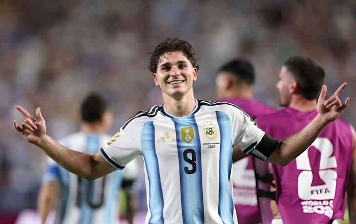 Barcelona tiene un Plan B por Julián Álvarez: otro campeón del mundo con Argentina