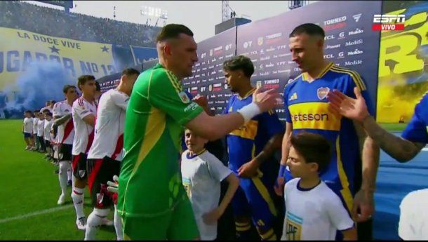 Por qué Cristian Lema no quiso saludar a Franco Armani en el Superclásico