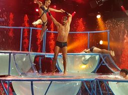 Pampita sorprendió con el aquadance en ShowMatch. Pampita sorprendió con el aquadance en ShowMatch.